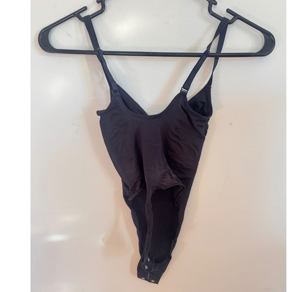 SKIMS Women's Seamless Sculpt Thong Bodysuit onyx Small-preloved